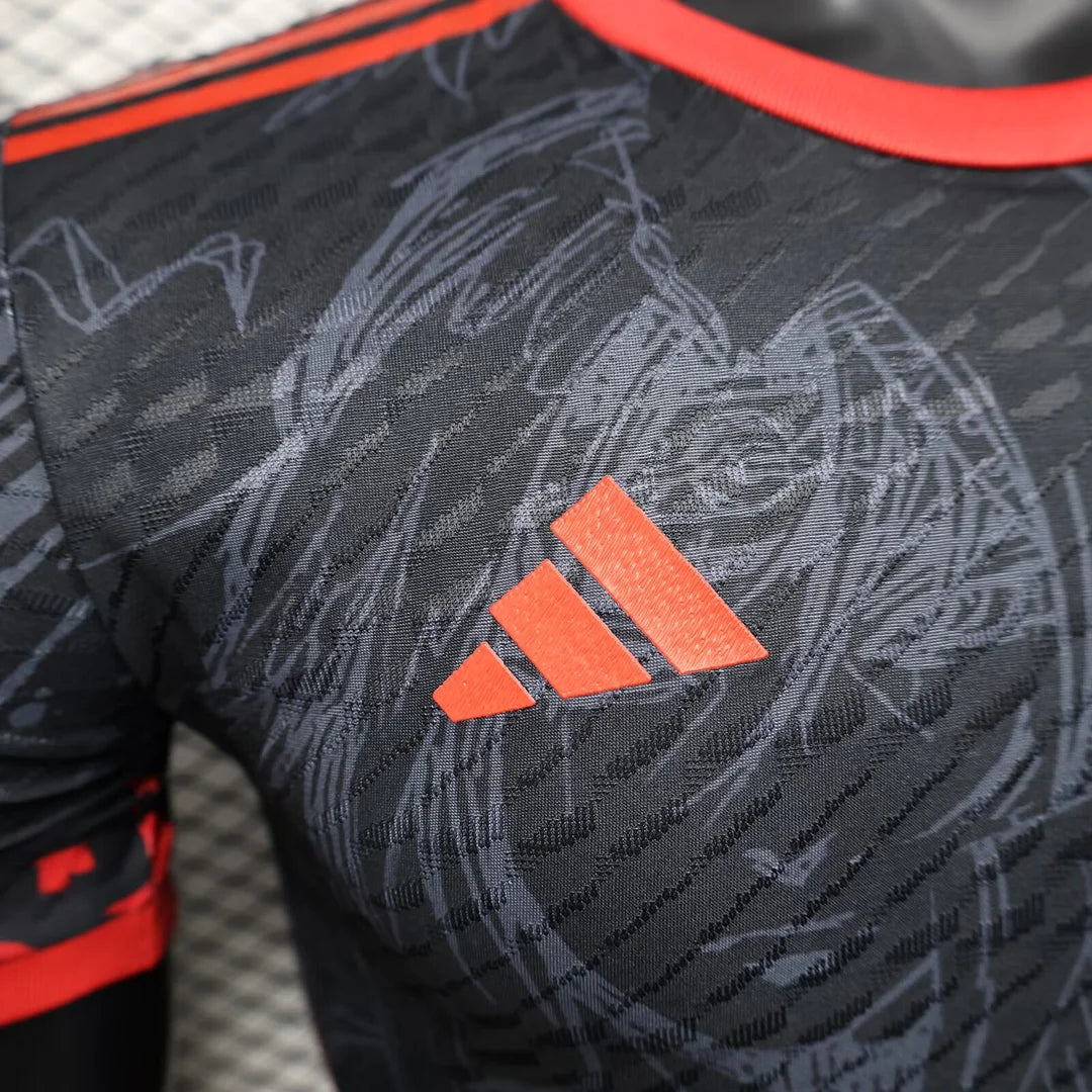 Schwarz Itachi Trikot