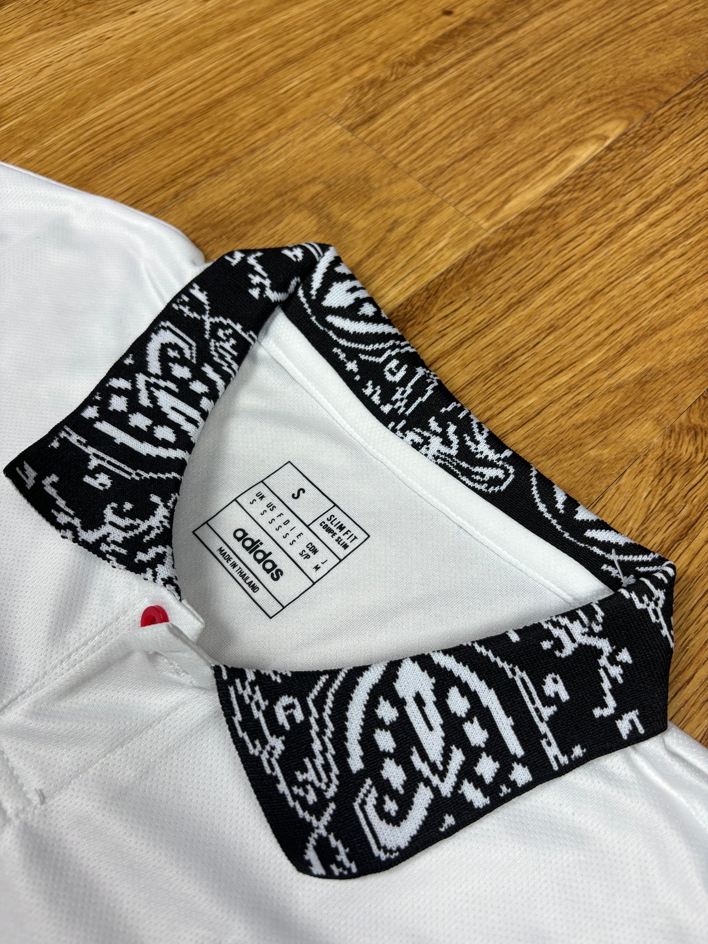 Itachi Trikot (Kragen)